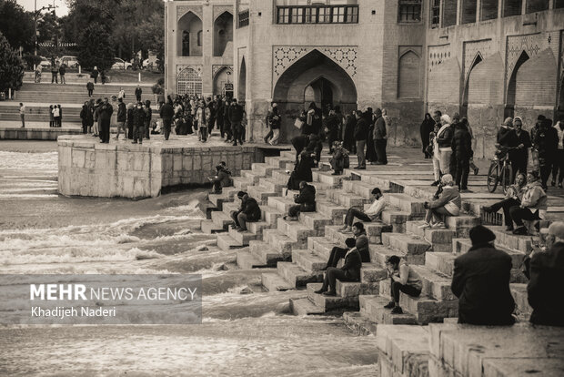 زاینده‌رود دوباره خاموش شد؛ برند گردشگری اصفهان بی روح است