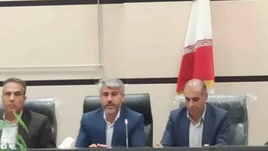 معتمدین و نخبگان گره گشای حل مشکلات جامعه شوند