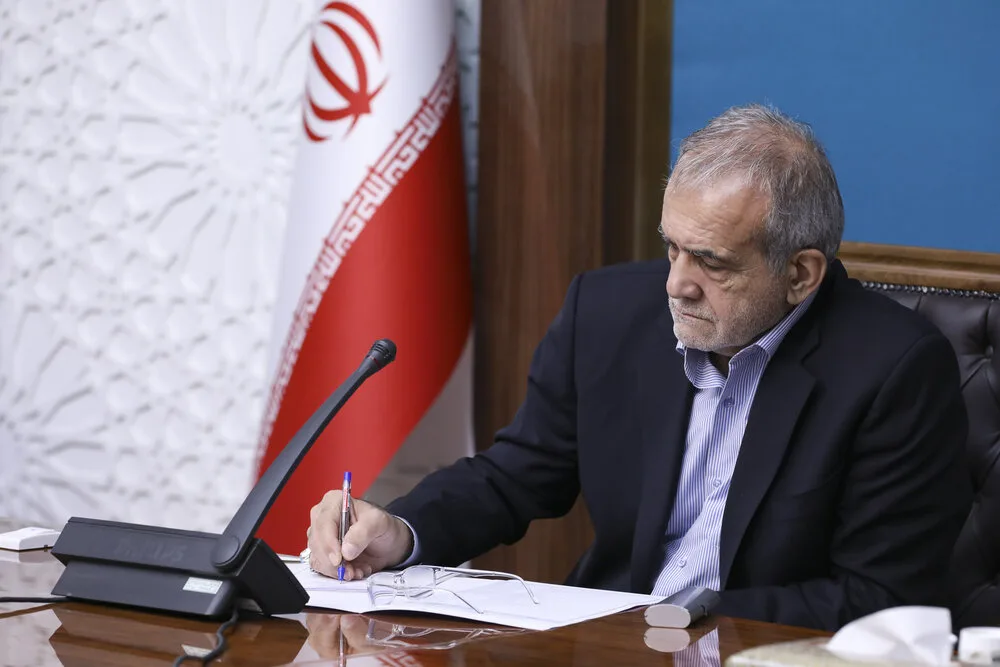 پزشکیان درگذشت مادر شهیدان سیفی اصفهانی را تسلیت گفت پزشکیان درگذشت مادر شهیدان سیفی اصفهانی را تسلیت گفت