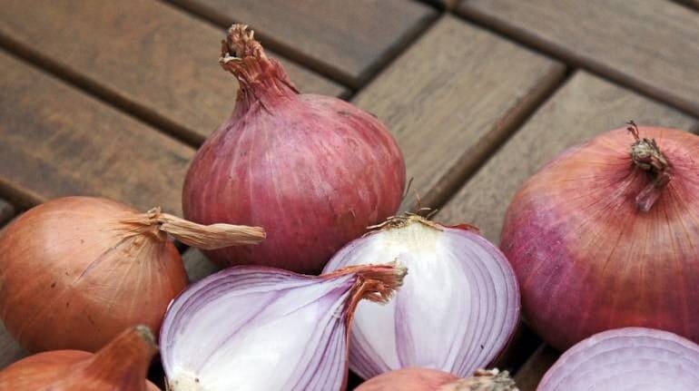 با خوردن روزی یک عدد پیاز چه اتفاقی در بدنمان می‌افتد؟