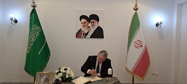گشایش دفتر یادبود جان‌باختگان حادثه بندر شهید رجایی در ریاض