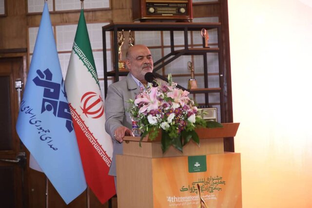 فرزاد حسنی:  کاش می‌شد همه مملکت را مثل رادیو اداره کرد