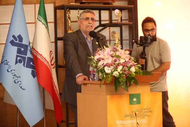 فرزاد حسنی:  کاش می‌شد همه مملکت را مثل رادیو اداره کرد