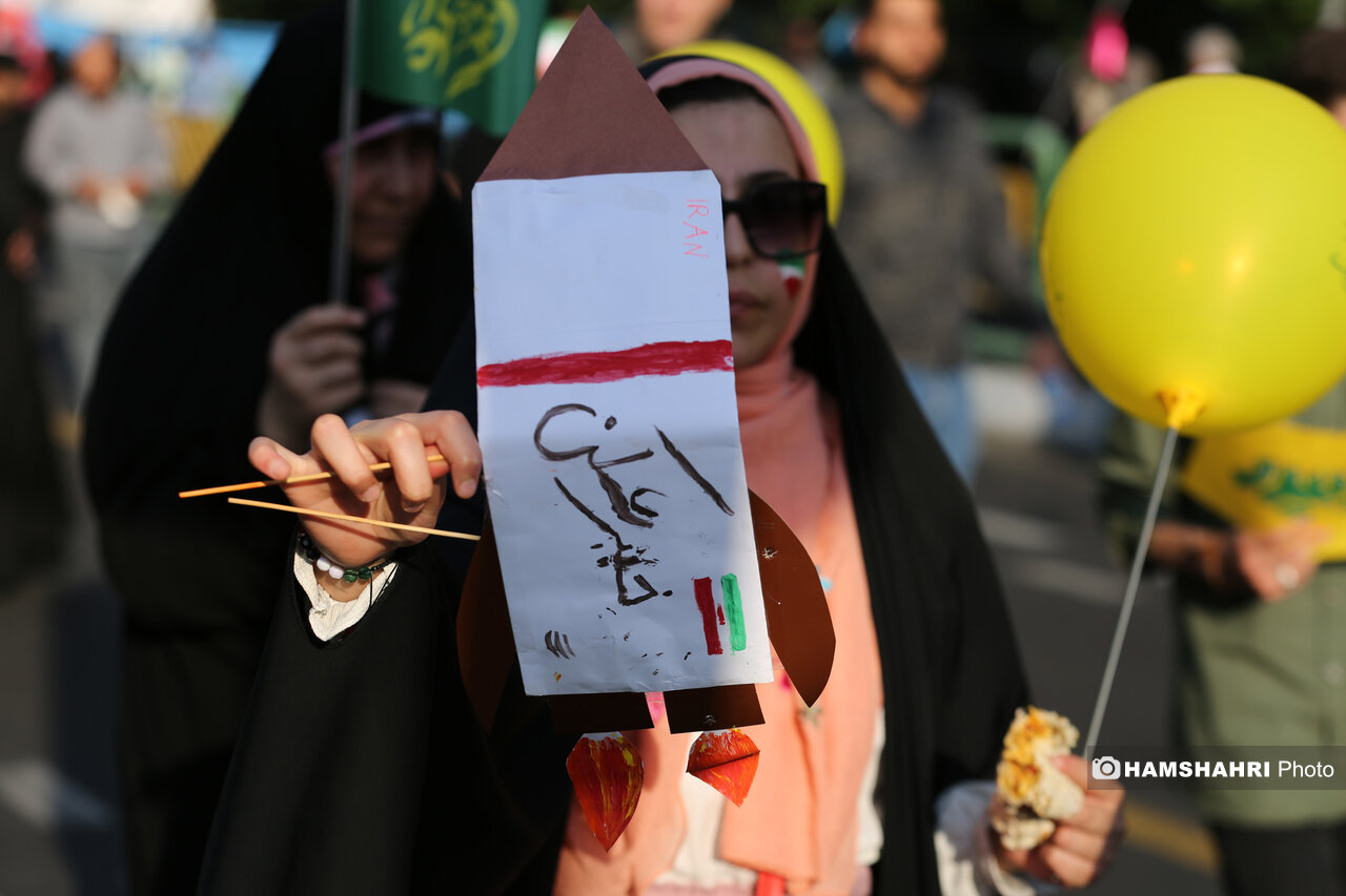 مراسم غدیر با شعار «ایران، ذوالفقار علی (ع)» 2 مراسم غدیر با شعار «ایران، ذوالفقار علی (ع)» 2