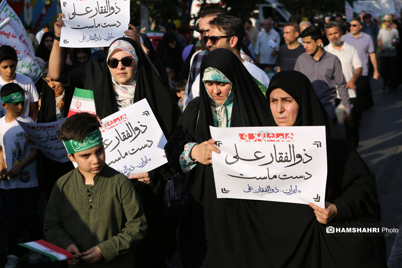 مراسم غدیر با شعار «ایران، ذوالفقار علی (ع)» 2 مراسم غدیر با شعار «ایران، ذوالفقار علی (ع)» 2