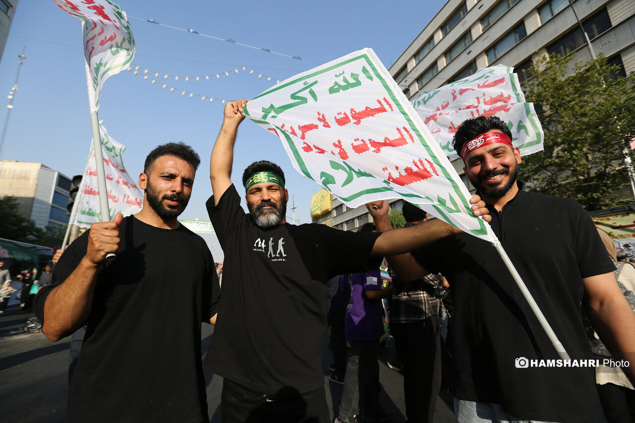مراسم غدیر با شعار «ایران، ذوالفقار علی (ع)» 2 مراسم غدیر با شعار «ایران، ذوالفقار علی (ع)» 2