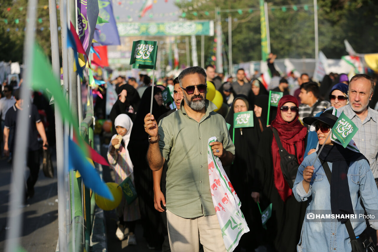 مراسم غدیر با شعار «ایران، ذوالفقار علی (ع)» 2 مراسم غدیر با شعار «ایران، ذوالفقار علی (ع)» 2