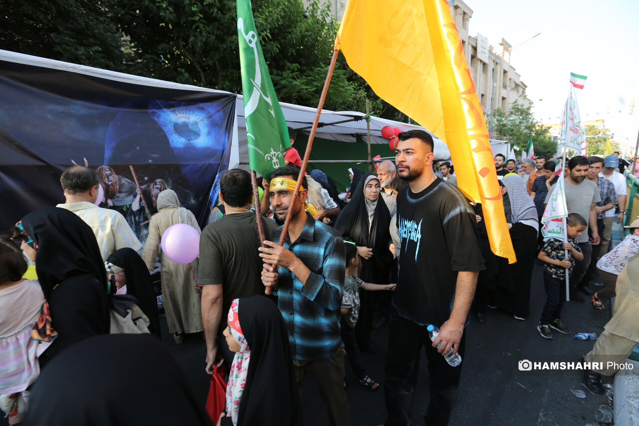 مراسم غدیر با شعار «ایران، ذوالفقار علی (ع)» 2 مراسم غدیر با شعار «ایران، ذوالفقار علی (ع)» 2
