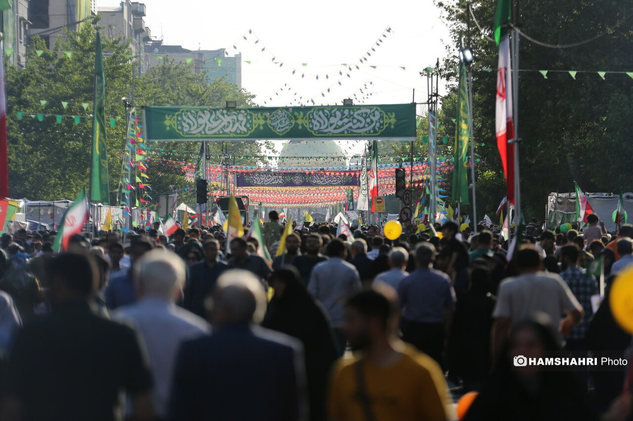مراسم غدیر با شعار «ایران، ذوالفقار علی (ع)» 2 مراسم غدیر با شعار «ایران، ذوالفقار علی (ع)» 2