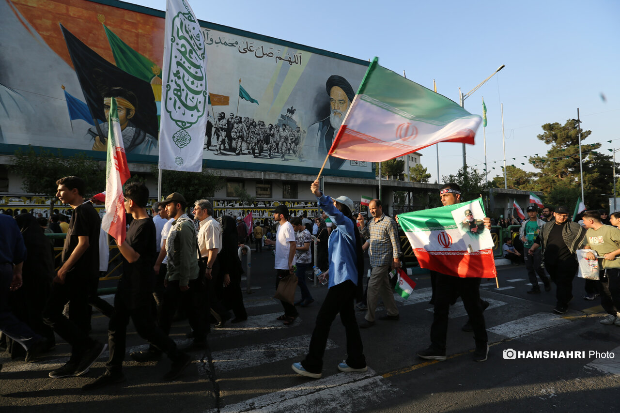 مراسم غدیر با شعار «ایران، ذوالفقار علی (ع)» 2 مراسم غدیر با شعار «ایران، ذوالفقار علی (ع)» 2