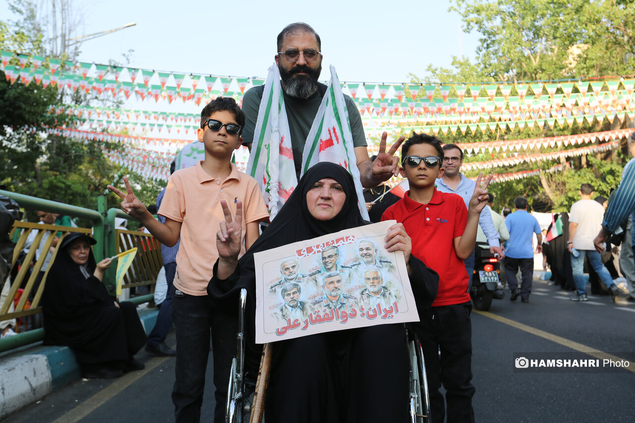 مراسم غدیر با شعار «ایران، ذوالفقار علی (ع)» 2 مراسم غدیر با شعار «ایران، ذوالفقار علی (ع)» 2
