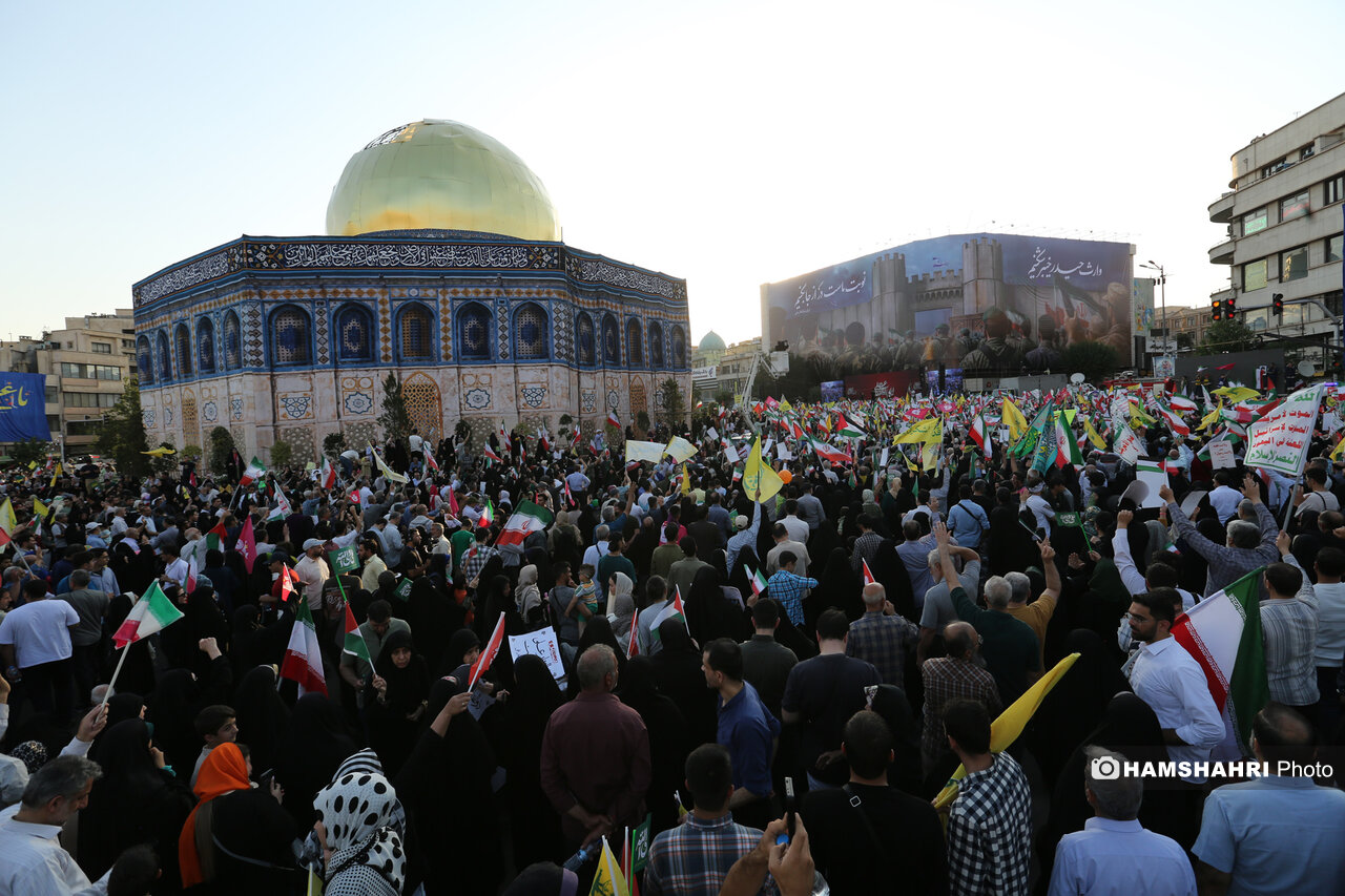 مراسم غدیر با شعار «ایران، ذوالفقار علی (ع)» 2 مراسم غدیر با شعار «ایران، ذوالفقار علی (ع)» 2