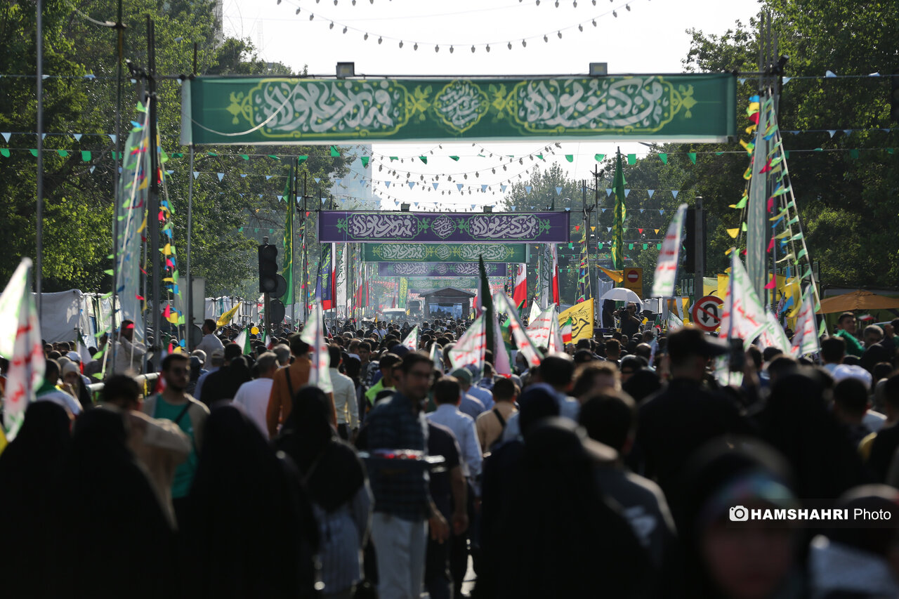 مراسم غدیر با شعار «ایران، ذوالفقار علی (ع)» 2 مراسم غدیر با شعار «ایران، ذوالفقار علی (ع)» 2
