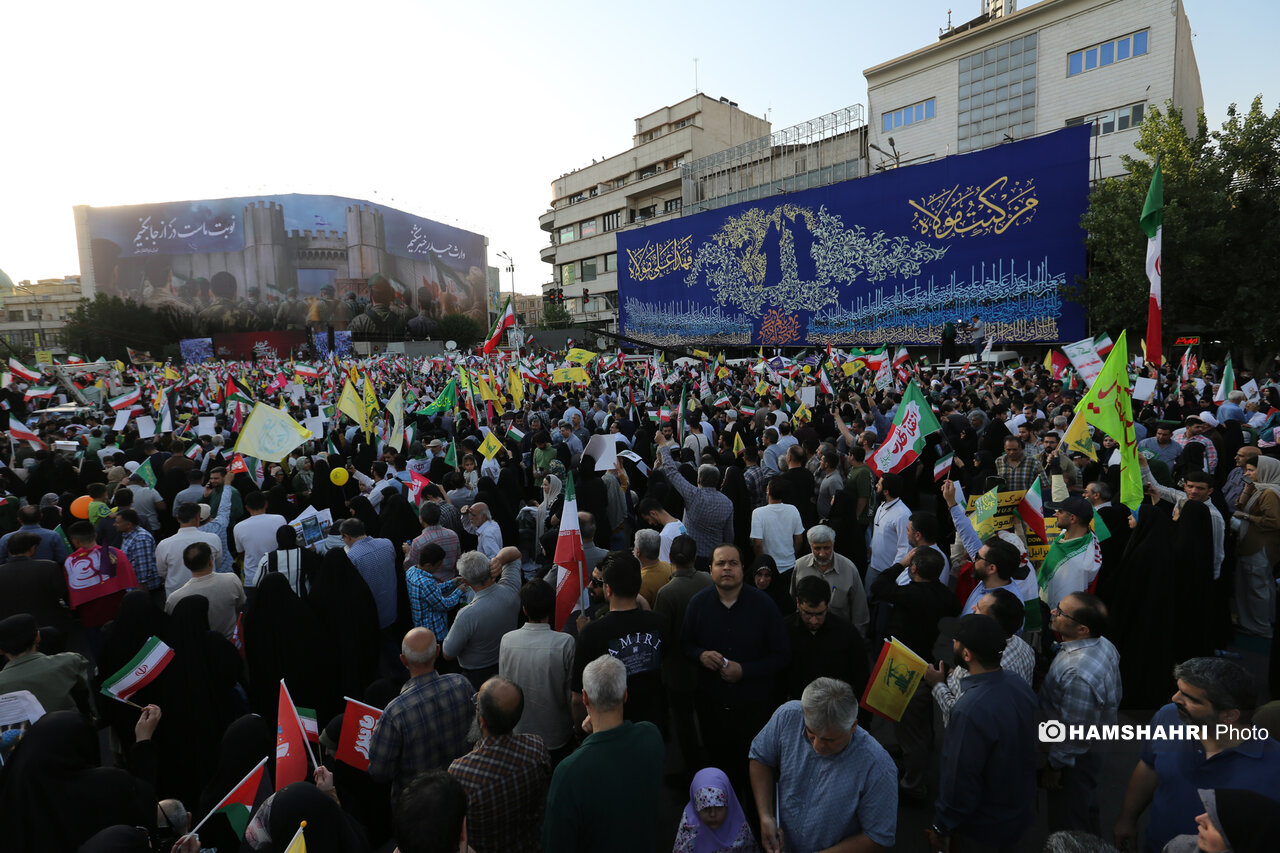 مراسم غدیر با شعار «ایران، ذوالفقار علی (ع)» 2 مراسم غدیر با شعار «ایران، ذوالفقار علی (ع)» 2