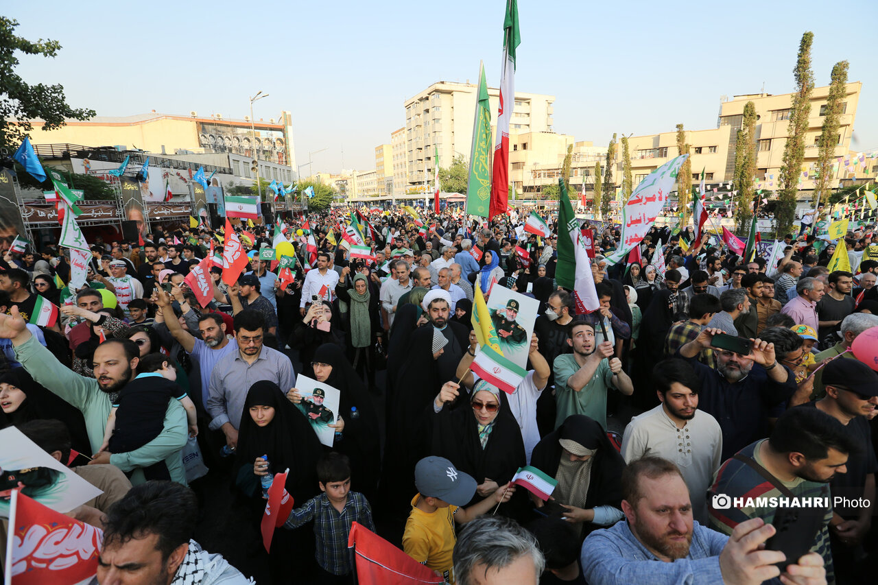مراسم غدیر با شعار «ایران، ذوالفقار علی (ع)» 2 مراسم غدیر با شعار «ایران، ذوالفقار علی (ع)» 2