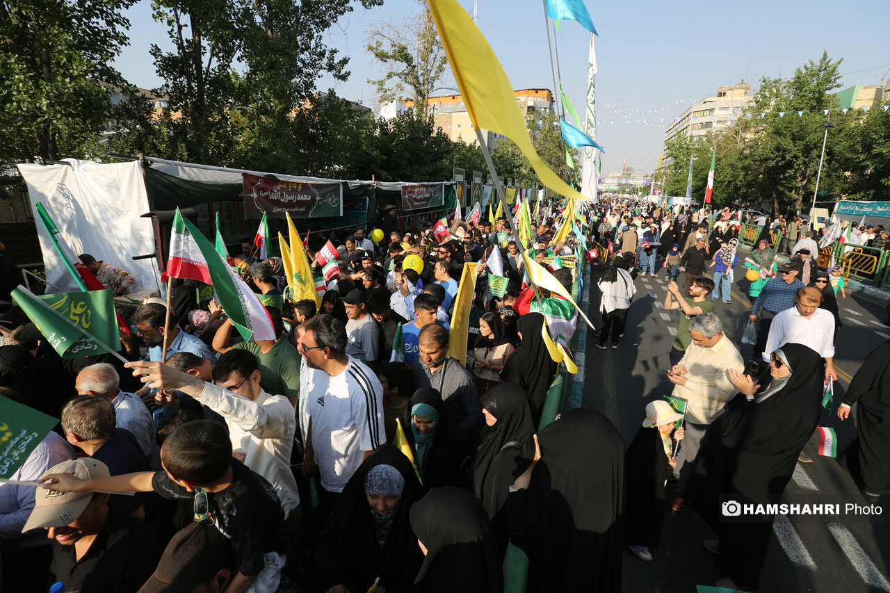 مراسم غدیر با شعار «ایران، ذوالفقار علی (ع)» 2 مراسم غدیر با شعار «ایران، ذوالفقار علی (ع)» 2
