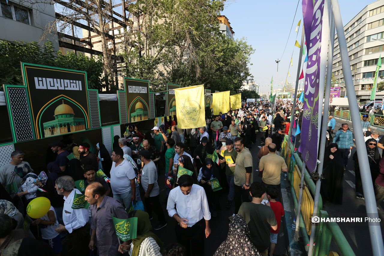 مراسم غدیر با شعار «ایران، ذوالفقار علی (ع)» 2 مراسم غدیر با شعار «ایران، ذوالفقار علی (ع)» 2