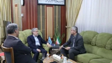 پیگیری مشکلات دانشگاه‌های دشتستان در نشست با وزیر علوم
