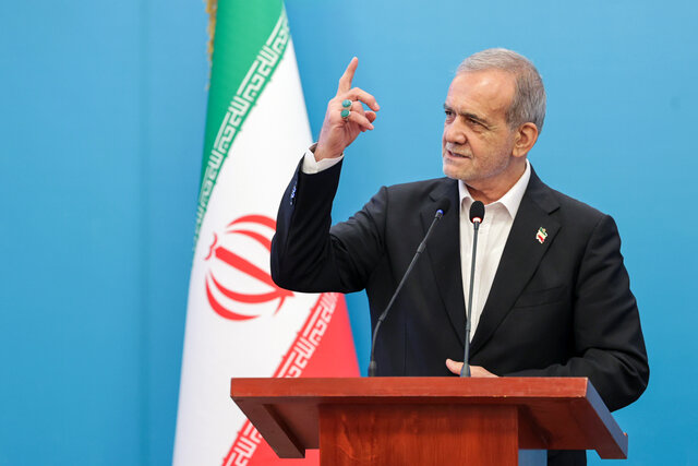 «انتقاد از دروغ‌های مصلحتی»، «هشدار جدید ایران» و «جایزه توانیر به مردم»