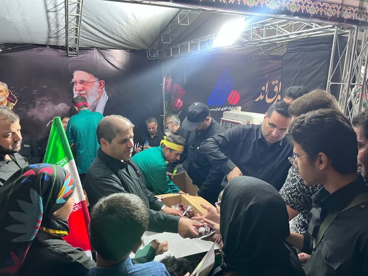 نخل‌برداری یزدی‌ها در سوگ «سید الشهدای انقلاب» در پایتخت